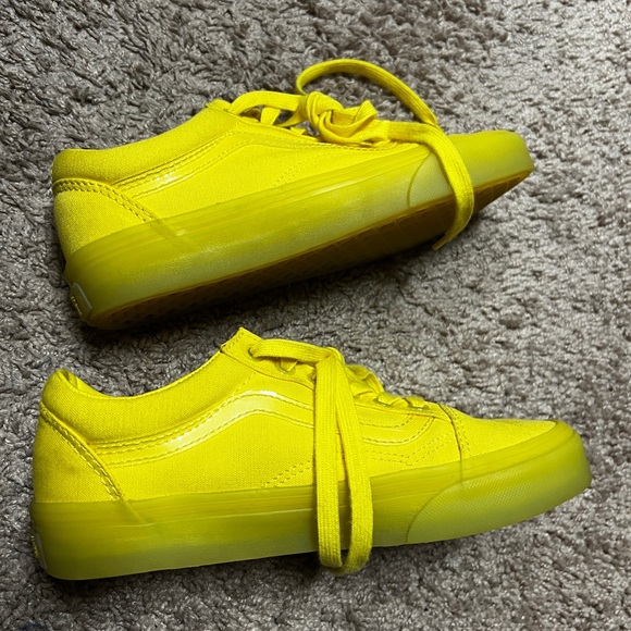 Vans Old Skool Translucent Skate Shoe - Yellow Monochrome - Picture 1 of 4